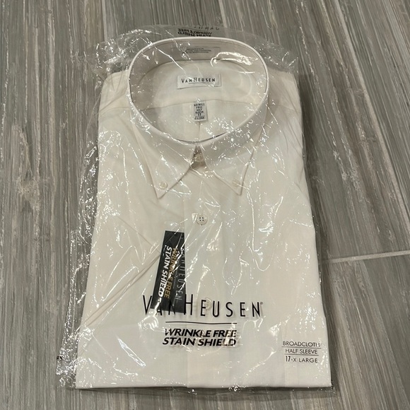 Van Heusen Other - Van Heusen wrinkle free short sleeve button down shirt NWT